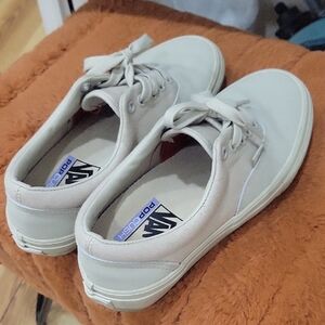 Women's Vans Size 8